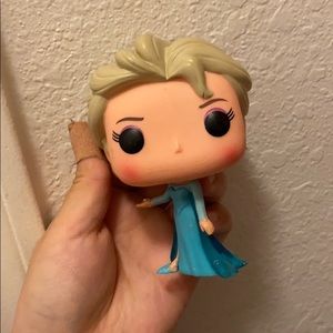 elsa pop figure